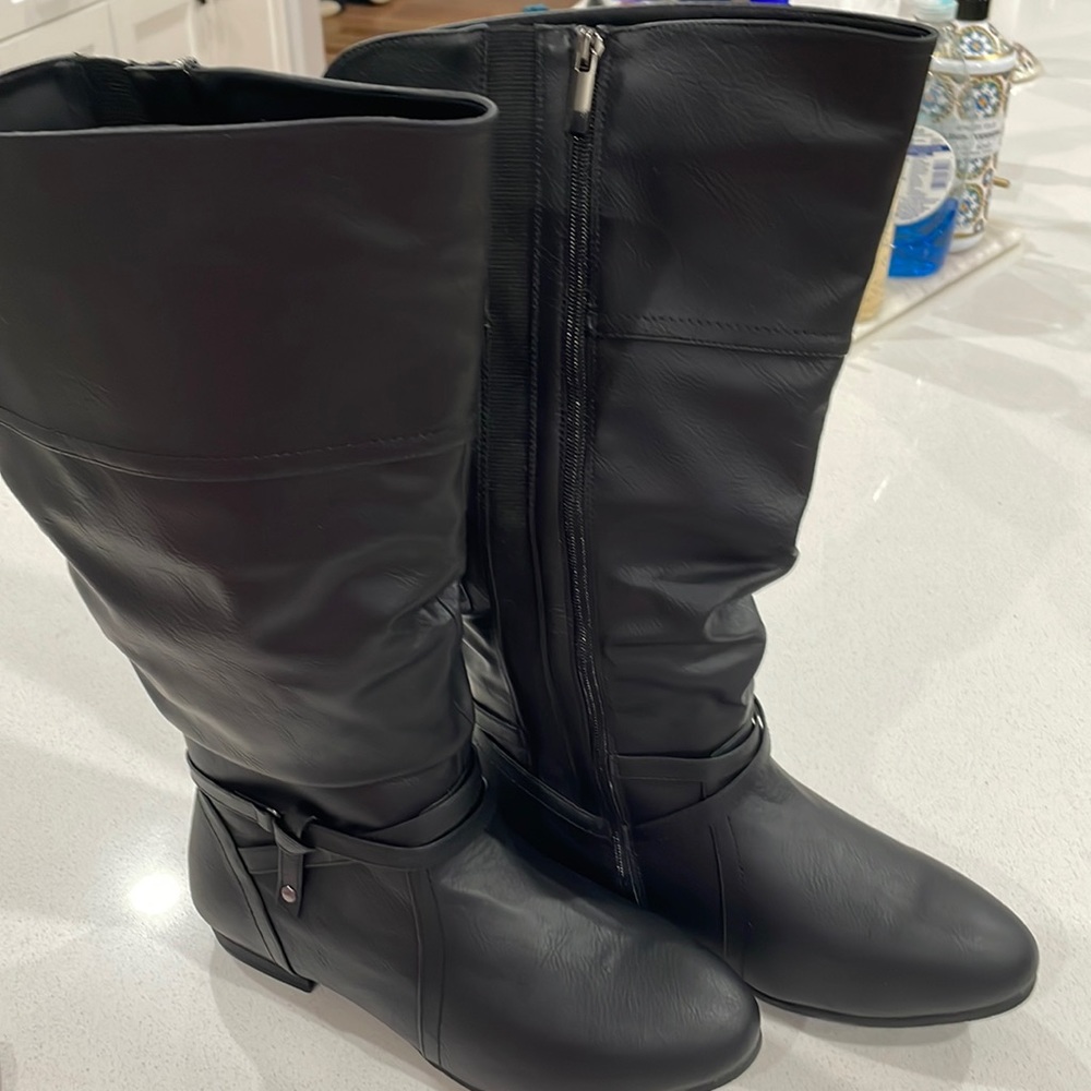 BRAND NEW WIDE CALF BOOTS